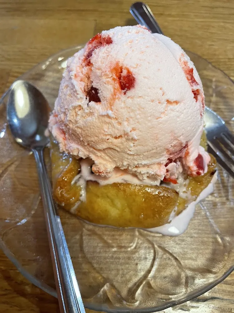 Vanilla Cherry Ice Cream